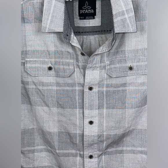 Prana Men’s Button Down Collared Grey Short Sleeve Shirt Size Medium - Picture 5 of 8